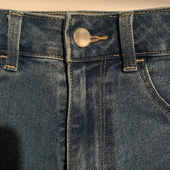 H&M high waist denim shorts - Picture 2 of 7